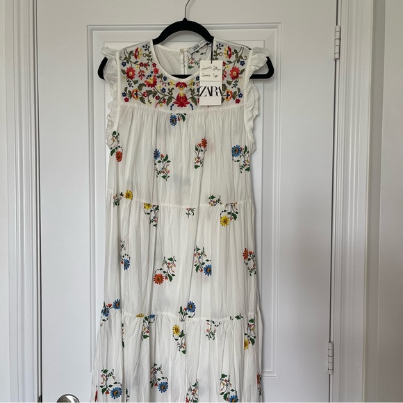Zara 100% cotton embroidered midi / long dress in size M - Picture 7 of 7